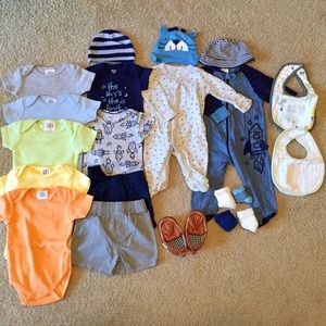 Lot of baby clothes size 0-6 months